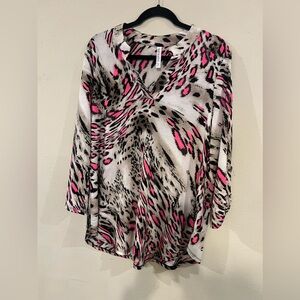 Woman’s XL Dear Scarlett shirt